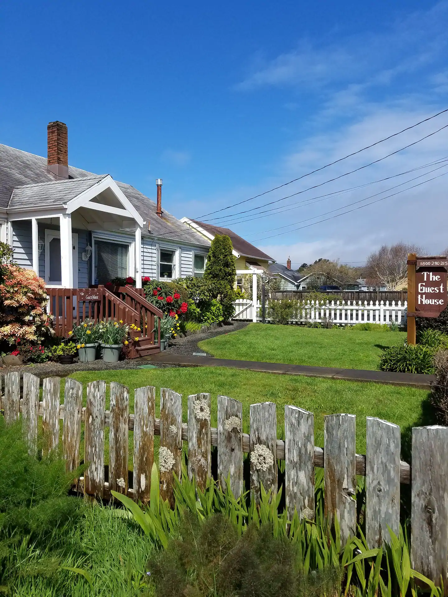 Front view of the Guest House, a fenced in getaway located in Cannon Beach